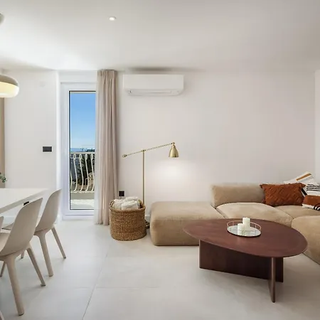 Leonela Apartment