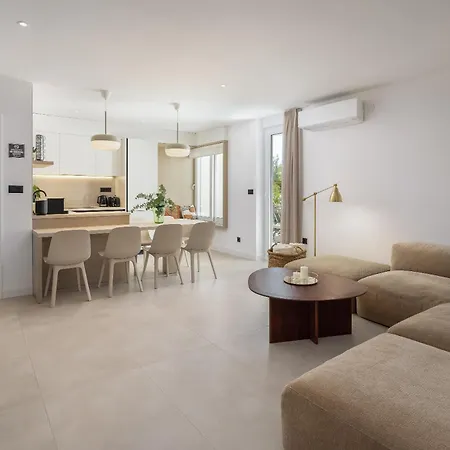 Apartament Leonela *